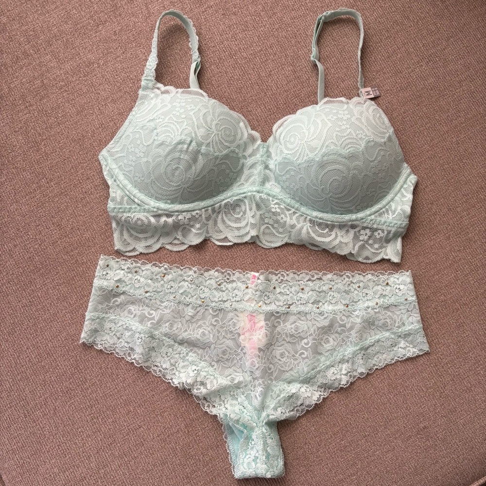 Pink Victoria’s Secret Rose Lace Bralette & Panty Light Mint